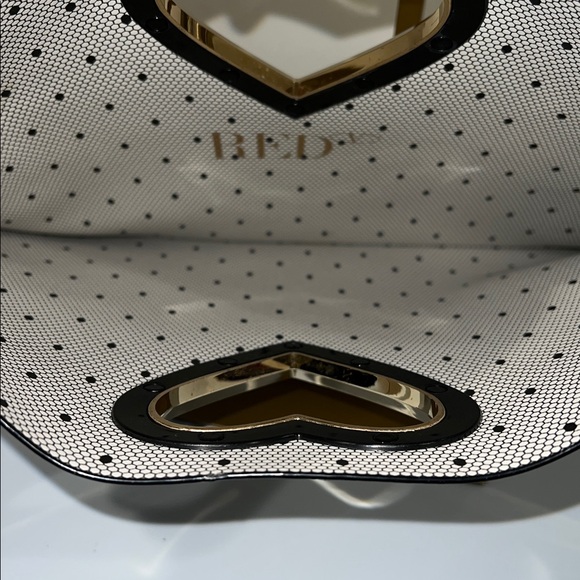 RED Valentino White Leather Heart Crossbody Bag - Picture 5 of 13